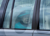 ROYALS - Queen Elizabeth Ibesucht den Sonntagsgottesdienst