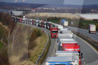 NEWS - Görlitz/BAB4 - Megastau in Richtung Polen: Durch Kontrollen Wartezeiten über Stunden möglich