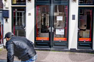 NEWS - Angst vor dem Coronavirus: Safety first im Amsterdamer Rotlicht Milieu