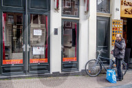 NEWS - Angst vor dem Coronavirus: Safety first im Amsterdamer Rotlicht Milieu