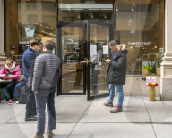 NEWS - Coronavirus: Bars und Restaurants werden in New York geschlossen