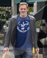 EXKLUSIV - Ralf Möller trägt ein Arnold Schwarzenegger T-Shirt 