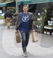 EXKLUSIV - Ralf Möller trägt ein Arnold Schwarzenegger T-Shirt 