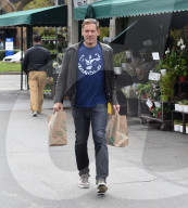 EXKLUSIV - Ralf Möller trägt ein Arnold Schwarzenegger T-Shirt 