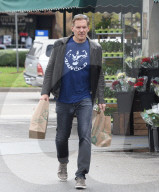 EXKLUSIV - Ralf Möller trägt ein Arnold Schwarzenegger T-Shirt 