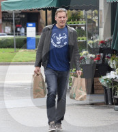 EXKLUSIV - Ralf Möller trägt ein Arnold Schwarzenegger T-Shirt 