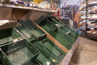 NEWS - Coronavirus: Leere Regale in einem Supermarkt in Prenzlauer Berg. Berlin
