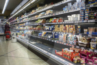 NEWS - Coronavirus: Leere Regale in einem Supermarkt in Prenzlauer Berg. Berlin