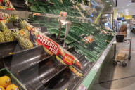 NEWS - Coronavirus: Leere Regale in einem Supermarkt in Prenzlauer Berg. Berlin