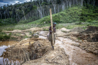 REPORTAGE - Illegale Suche nach blauen Saphiren auf Madagaskar