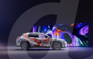 FEATURE - Tätowierer kreiert das erste tätowierte Auto der Welt
