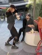 EXKLUSIV - Mena Suvari und ihr Ehemann Michael Hope shoppen in LA