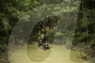 NEWS - US-Marines in harter Dschungelkampf-Ausbildung  in Okinawa, Japan
