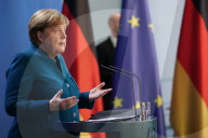 NEWS - Coronavirus: Kontaktverbot statt Ausgangssperre - Bundeskanzlerin Merkel vor den Medien in Berlin