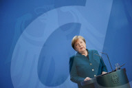 NEWS - Coronavirus: Kontaktverbot statt Ausgangssperre - Bundeskanzlerin Merkel vor den Medien in Berlin