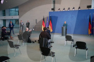 NEWS - Coronavirus: Kontaktverbot statt Ausgangssperre - Bundeskanzlerin Merkel vor den Medien in Berlin