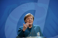 NEWS - Coronavirus: Kontaktverbot statt Ausgangssperre - Bundeskanzlerin Merkel vor den Medien in Berlin