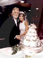 PEOPLE - Kenny Rogers gestorben: Seine Hochzeit 1997 mit Wanda Miller