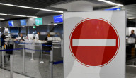NEWS - Coronavirus: Gähnende Leere in der Abflughalle am Flughafen Frankfurt