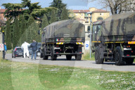 NEWS - Coronavirus:  Militärlastwagen transportieren Leichen von Patienten, die an COVID-19-Infektionen gestorben sind, von Bergamo nach Bologna