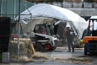 NEWS - Coronavirus: US-Armee errichtet temporäre Leichenhalle vor dem Bellevue Hospital in Manhattan