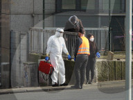 NEWS - Coronavirus: Trotz Kontaktverbot: Viele Obdachlose und Drogenabhängige vor der Drogenkonsumstelle Drob Inn in Hamburg