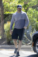 PREMIUM EXCLUSIVE Liev Schreiber reaaranging himself