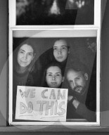 NEWS - Coronavirus: 'Words At The Window: Social Isolation And The Coronavirus', Portrait Projekt