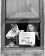 NEWS - Coronavirus: 'Words At The Window: Social Isolation And The Coronavirus', Portrait Projekt