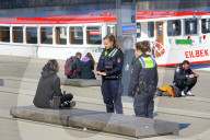 NEWS - Coronavirus: Polizei in Hamburg setzt Beschränkungen durch