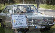 FEATURE - Der Osterhase kommt auch in der Krise