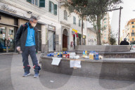 NEWS - Coronavirus: Lebensmittel für Bedürftige auf der Piazza Alberone in Rom