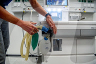 NEWS - Coronavirus: Alte und neue Beatmungsgeräte der der Firma Dräger werden auf Funktionstüchtigkeit geprüft