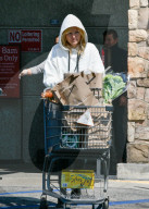 Malin Akerman Goes Grocery Shopping