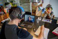 NEWS - Coronavirus: Familie im gemeinsamen Homeoffice