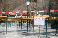 NEWS - Coronavirus: Frühling in München - Polizei im Englischen Garten