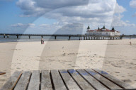 NEWS - Coronavirus: Fast leeres Seebad Ahlbeck an der Ostsee