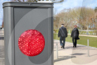 NEWS - Coronavirus: Fast leeres Seebad Ahlbeck an der Ostsee