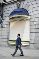 NEWS - Coronavirus: Geschlossene Luxus-Shops und Hotels in London