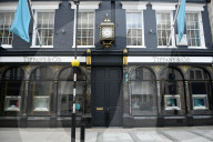 NEWS - Coronavirus: Geschlossene Luxus-Shops und Hotels in London