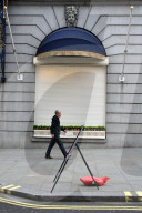 NEWS - Coronavirus: Geschlossene Luxus-Shops und Hotels in London