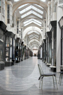 NEWS - Coronavirus: Geschlossene Luxus-Shops und Hotels in London