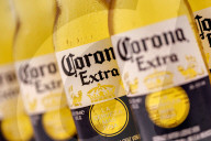 NEWS - Coronavirus: Kein frisches Corona Bier mehr - Die mexikanische Brauerei stellt die Produktion vorerst ein