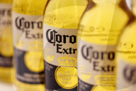 NEWS - Coronavirus: Kein frisches Corona Bier mehr - Die mexikanische Brauerei stellt die Produktion vorerst ein