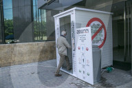 NEWS - Coronavirus:  Desinfektionstunnel in Beirut