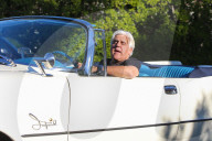 EXKLUSIV - Wird bald 70: Jay Leno fŠhrt sein Vintage-Cabrio aus