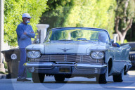 EXKLUSIV - Wird bald 70: Jay Leno fŠhrt sein Vintage-Cabrio aus