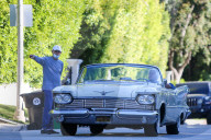 EXKLUSIV - Wird bald 70: Jay Leno fŠhrt sein Vintage-Cabrio aus