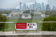 FEATURE - Lockdown im Greenwich Park: Nur wenige Besucher geniessen die Blütenpracht