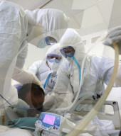 NEWS - Coronavirus: Behandlung von COVID-19-Patienten im Städtischen Klinikkrankenhaus Moskau 1